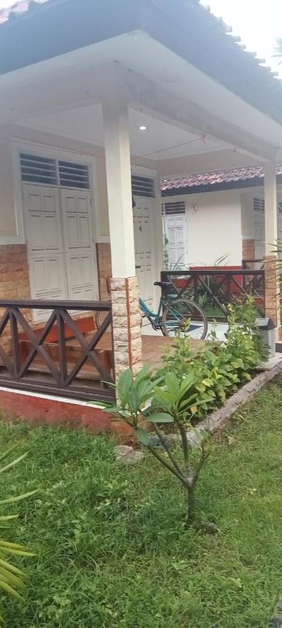 Homestay Lucu 2 Гили Траванган Экстерьер фото
