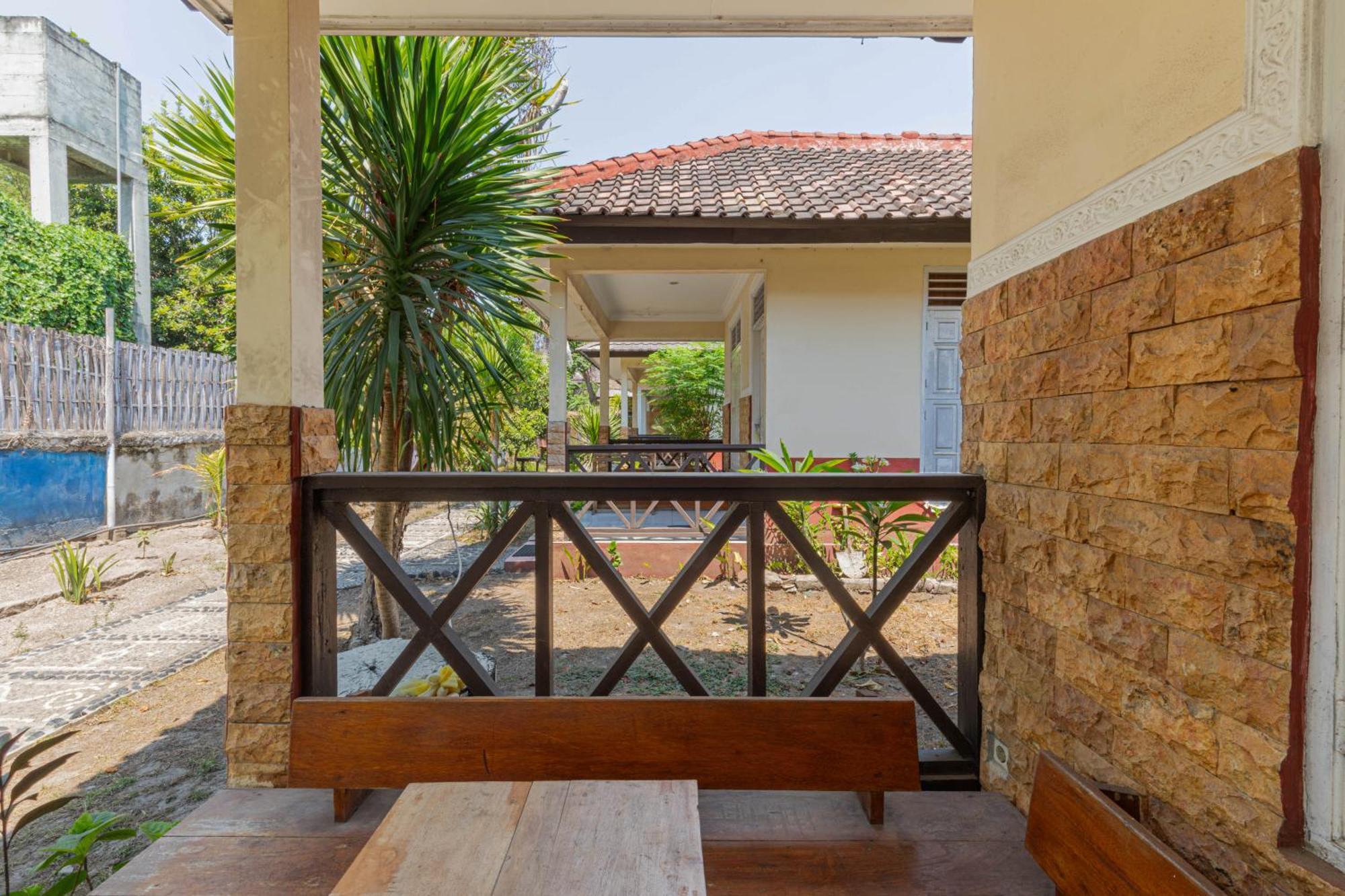 Homestay Lucu 2 Гили Траванган Экстерьер фото